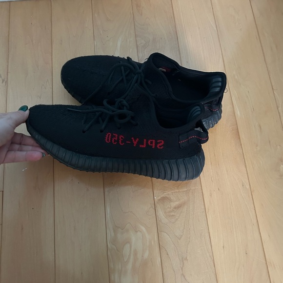 Adidas Yeezy 350 - Picture 2 of 7